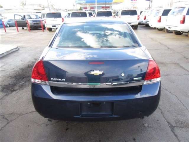 2011 Chevrolet Impala Police 4dr Sedan w/3FL